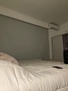 Snapshot of Zairaisak chatting on October 4, 2025, 10:44 pm Zairaisak online show from October 4, 2025, 10:44 pm