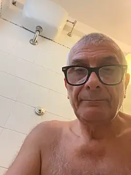 Snapshot of 4n4l1zz4m1 chatting on January 12, 2025, 11:39 am 4n4l1zz4m1 online show from January 12, 2025, 11:39 am