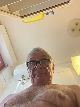 Snapshot of 4n4l1zz4m1 chatting on March 3, 2025, 3:54 pm 4n4l1zz4m1 online show from March 3, 2025, 3:54 pm