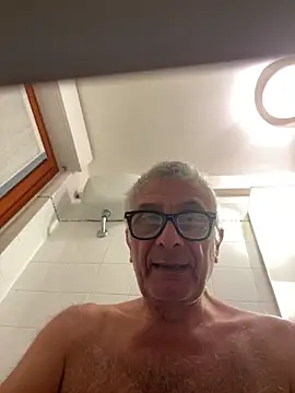 Snapshot of 4n4l1zz4m1 chatting on March 7, 2025, 7:27 pm 4n4l1zz4m1 online show from March 7, 2025, 7:27 pm