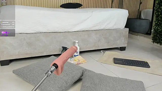 Snapshot of Ali_Vega_ chatting on October 20, 2025, 8:20 pm Ali Vega online show from October 20, 2025, 8:20 pm