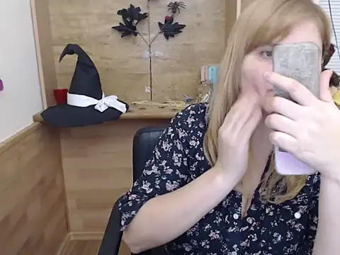 DaniellaKiss online show from November 26, 2025, 6:41 pm