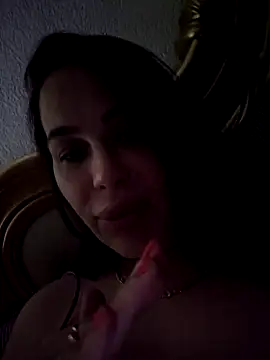 Snapshot of Liilii22 chatting on December 8, 2024, 2:57 am Liilii22 online show from December 8, 2024, 2:57 am