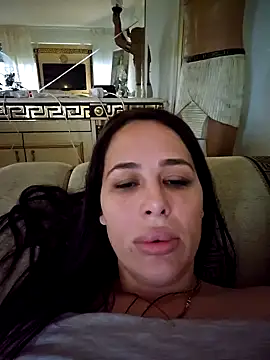 Snapshot of Liilii22 chatting on December 7, 2024, 6:43 pm Liilii22 online show from December 7, 2024, 6:43 pm