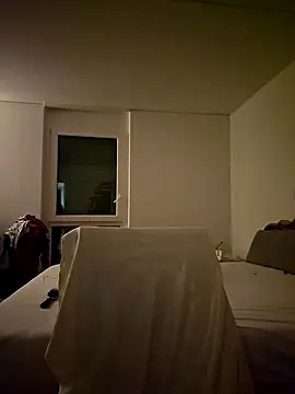 Snapshot of Liilii22 chatting on February 5, 2025, 11:28 pm Liilii22 online show from February 5, 2025, 11:28 pm