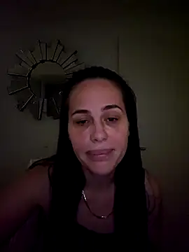 Snapshot of Liilii22 chatting on February 8, 2025, 5:18 am Liilii22 online show from February 8, 2025, 5:18 am