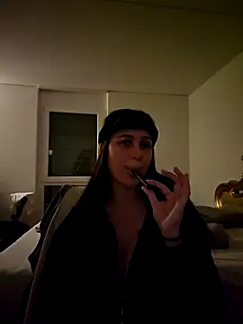 Snapshot of Liilii22 chatting on January 31, 2025, 5:10 pm Liilii22 online show from January 31, 2025, 5:10 pm