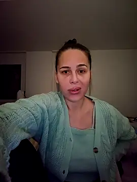 Snapshot of Liilii22 chatting on January 28, 2025, 10:23 pm Liilii22 online show from January 28, 2025, 10:23 pm