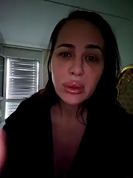 Snapshot of Liilii22 chatting on February 1, 2025, 12:47 pm Liilii22 online show from February 1, 2025, 12:47 pm