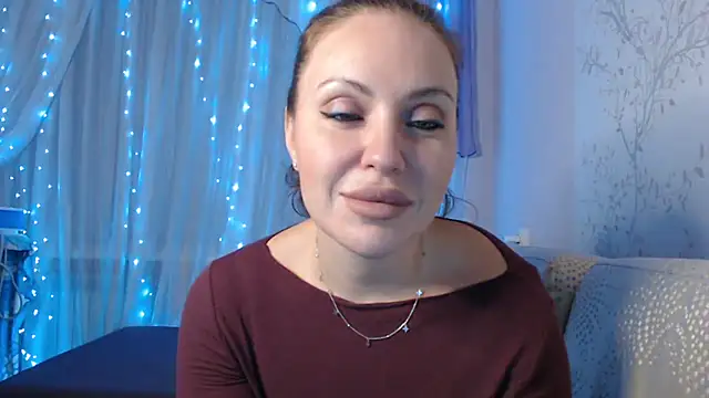 DulcieHeath online show from September 27, 2025, 8:04 pm