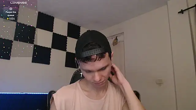 bryamado69 online show from December 1, 2025, 1:06 am