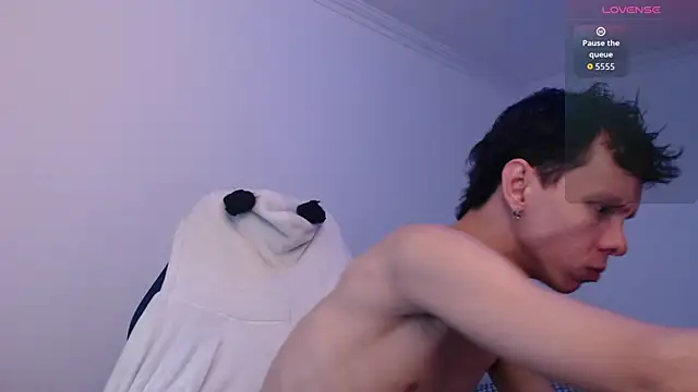 bryamado69 online show from March 20, 2026, 10:49 am