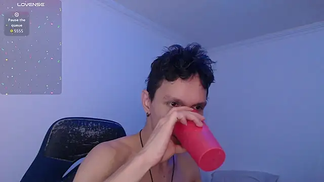 bryamado69 online show from December 15, 2025, 6:14 pm