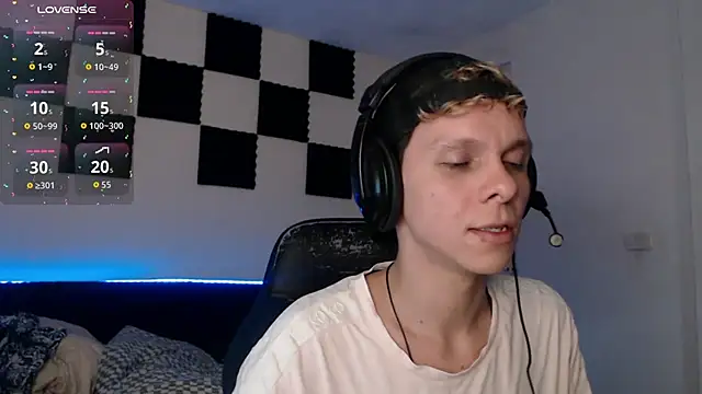 Snapshot of bryamado69 chatting on October 19, 2025, 8:22 pm bryamado69 online show from October 19, 2025, 8:22 pm