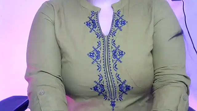 Cute-Ayesha online show from September 12, 2025, 8:14 am