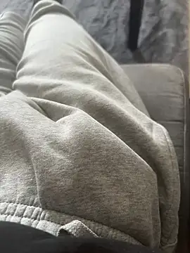 pignoufe online show from February 13, 2026, 10:48 am