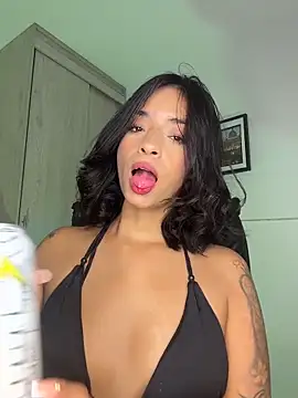 Laura fernandezII online show from March 18, 2026, 2:37 am