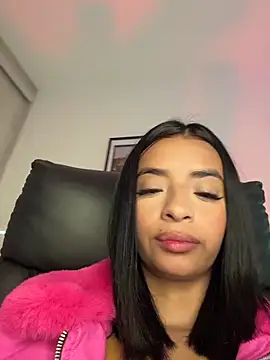 Snapshot of Laura_fernandezII chatting on February 19, 2026, 3:20 pm Laura fernandezII online show from February 19, 2026, 3:20 pm