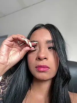 Laura fernandezII online show from February 28, 2025, 3:04 pm