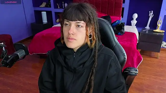  sharlotte777 online show from September 18, 2025, 2:09 pm