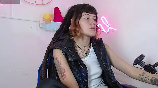  sharlotte777 online show from December 5, 2025, 2:26 pm