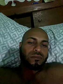 islandvybee55 online show from December 17, 2025, 2:49 am