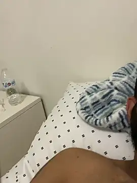 islandvybee55 online show from February 12, 2025, 5:26 am