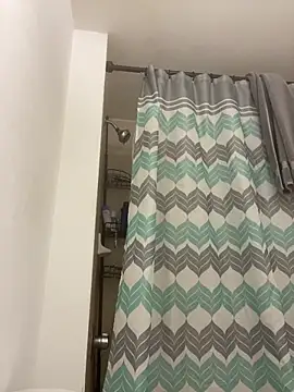 islandvybee55 online show from March 2, 2025, 5:20 pm