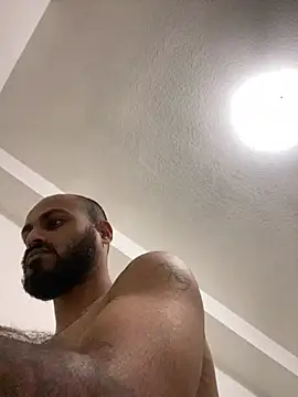 islandvybee55 online show from January 30, 2025, 1:11 am