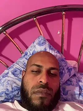 islandvybee55 online show from February 24, 2026, 2:12 am