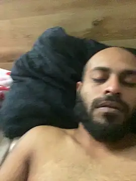 islandvybee55 online show from March 24, 2026, 11:27 pm