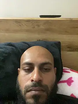 islandvybee55 online show from March 12, 2026, 2:43 pm