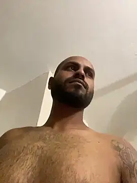 islandvybee55 online show from April 1, 2026, 2:03 pm