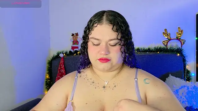 lunitaa0 online show from November 26, 2025, 3:17 am