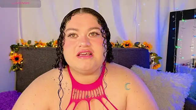 lunitaa0 online show from January 13, 2026, 3:54 am