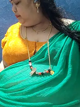 Snapshot of tamilthanushri chatting on October 17, 2025, 8:17 am tamilthanushri online show from October 17, 2025, 8:17 am