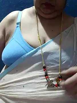 Snapshot of tamilthanushri chatting on October 14, 2025, 8:26 am tamilthanushri online show from October 14, 2025, 8:26 am