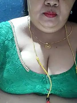 Snapshot of tamilthanushri chatting on October 5, 2025, 4:03 am tamilthanushri online show from October 5, 2025, 4:03 am