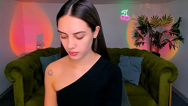 Snapshot of _shyy_girl chatting on October 13, 2025, 8:21 pm  shyy girl online show from October 13, 2025, 8:21 pm