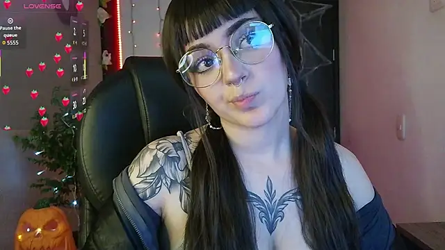 LessBoobs gh online show from September 16, 2025, 4:52 pm