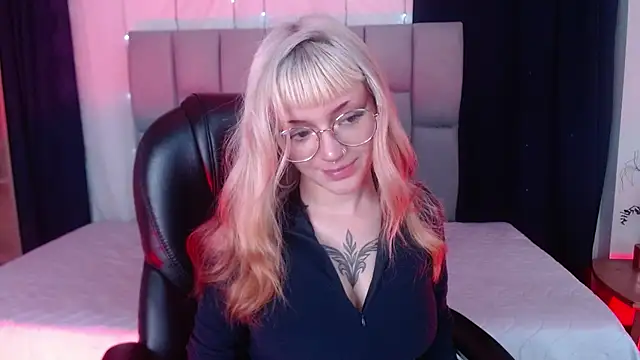 LessBoobs gh online show from February 6, 2025, 12:04 pm