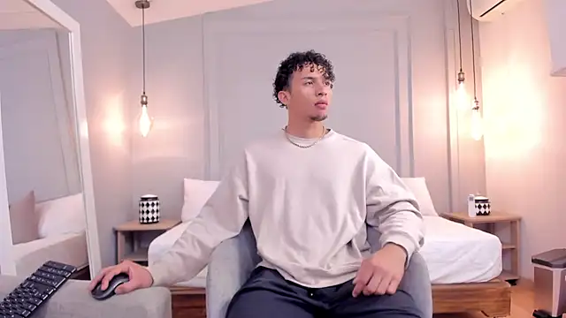 Dominick star online show from September 24, 2025, 4:52 am