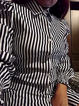 Snapshot of KITTEN-10 chatting on October 27, 2025, 2:34 am KITTEN-10 online show from October 27, 2025, 2:34 am