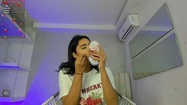 natalia aguirre1 online show from October 1, 2025, 12:20 pm