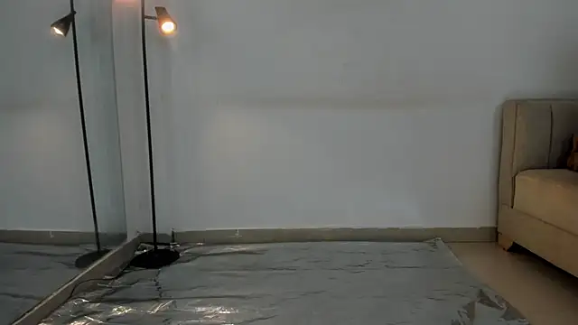 natalia aguirre1 online show from November 6, 2025, 12:31 pm