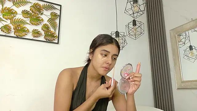 natalia aguirre1 online show from December 3, 2025, 12:04 pm