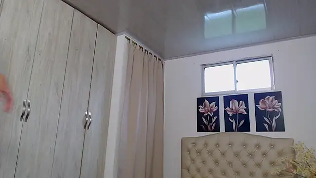 abigail f00x online show from October 3, 2025, 12:17 pm