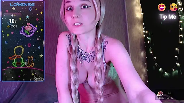 mischellemeow13 online show from October 18, 2025, 12:01 am