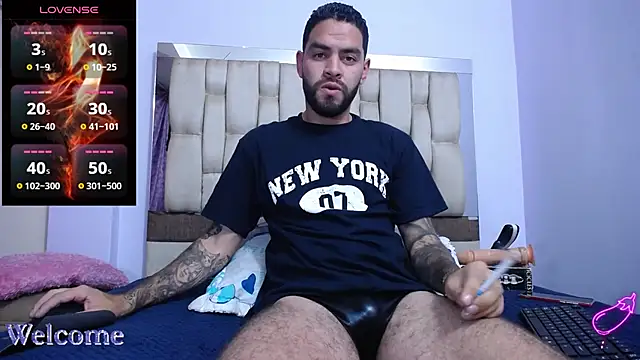 Snapshot of akeemdavid_05 chatting on October 7, 2025, 10:44 pm akeemdavid 05 online show from October 7, 2025, 10:44 pm