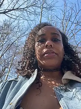 loveluna8 online show from February 25, 2025, 6:01 pm